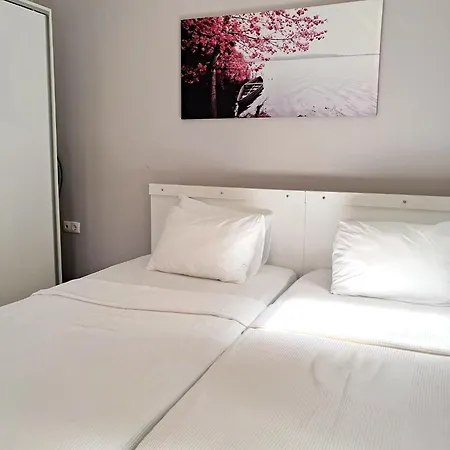 Apartament The Villages, C3 , Havuz, Barbeku, Balkon Teras