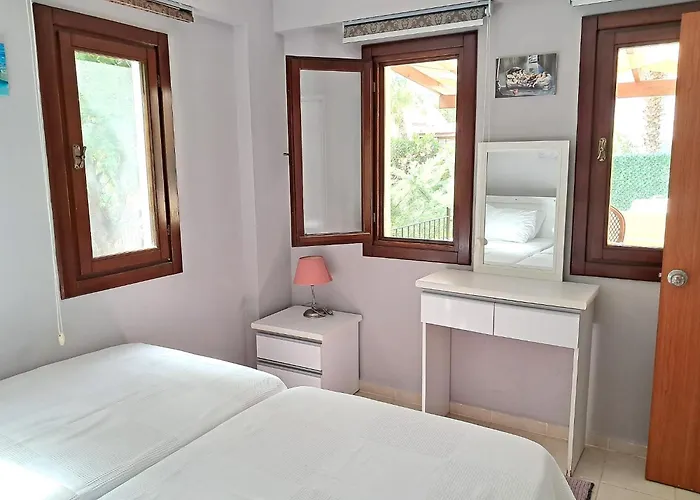 The Villages, C3 , Havuz, Barbeku, Balkon Teras * אולודניץ